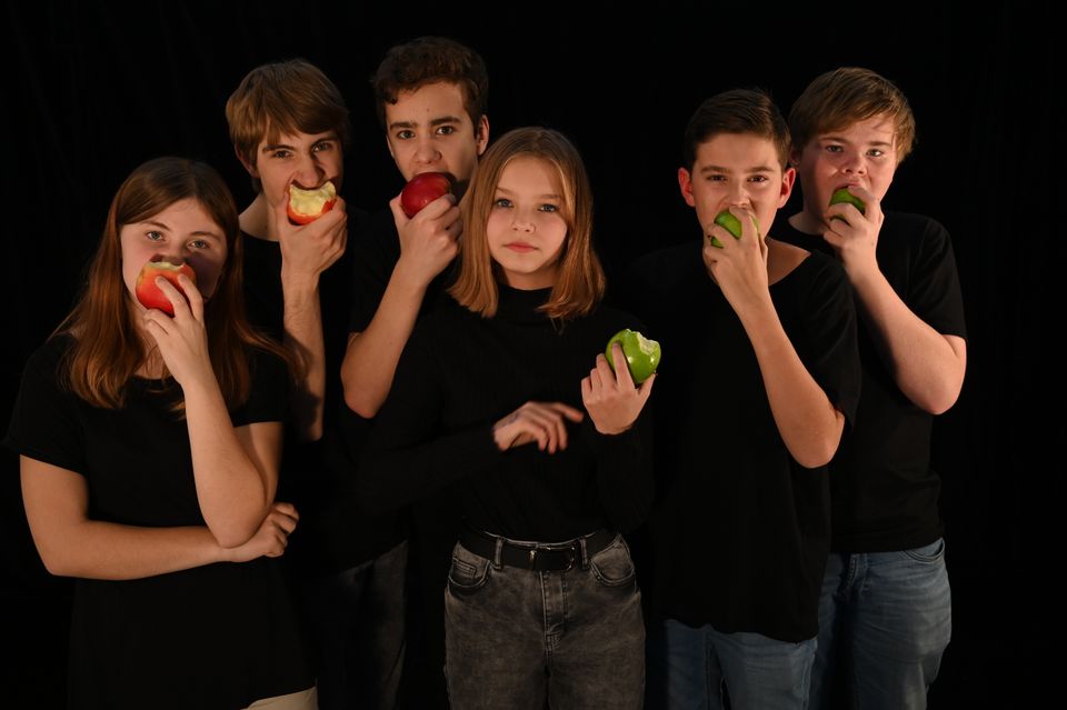 WAS IST DAS GUTE? WAS IST DAS BÖSE?